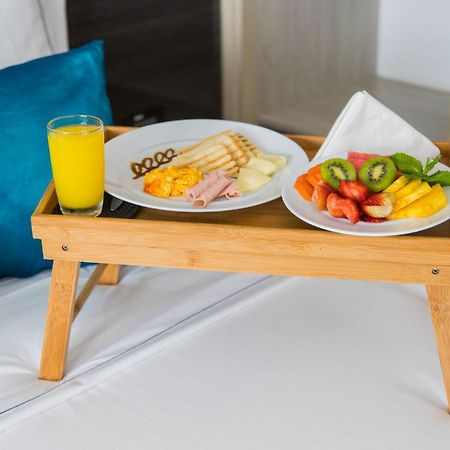 Lavish Living Villa Varanasi Bagian luar foto