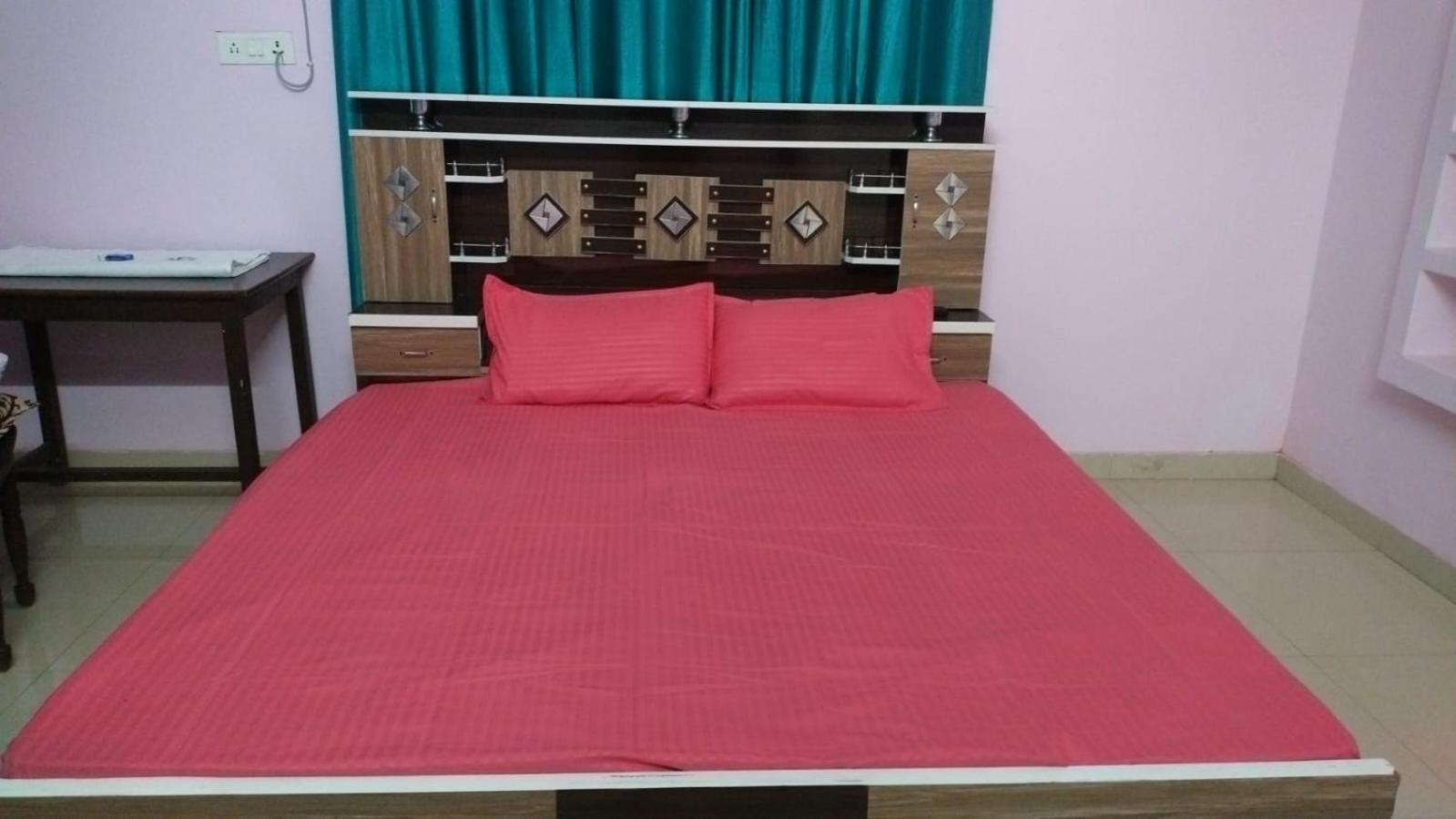 Lavish Living Villa Varanasi Bagian luar foto