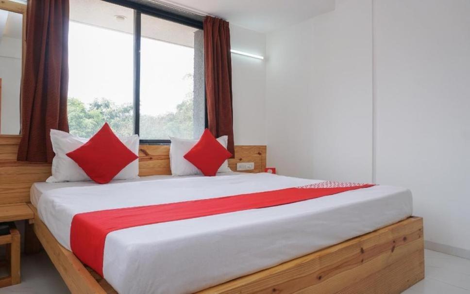 Lavish Living Villa Varanasi Bagian luar foto