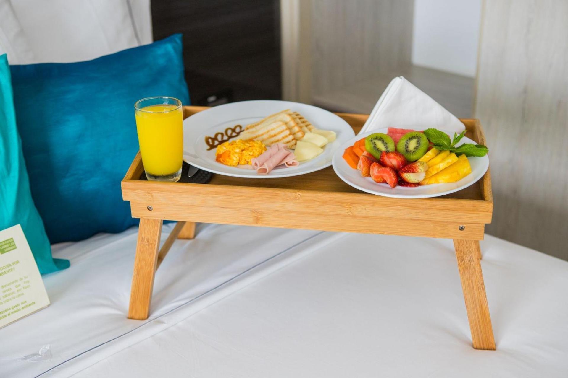 Lavish Living Villa Varanasi Bagian luar foto