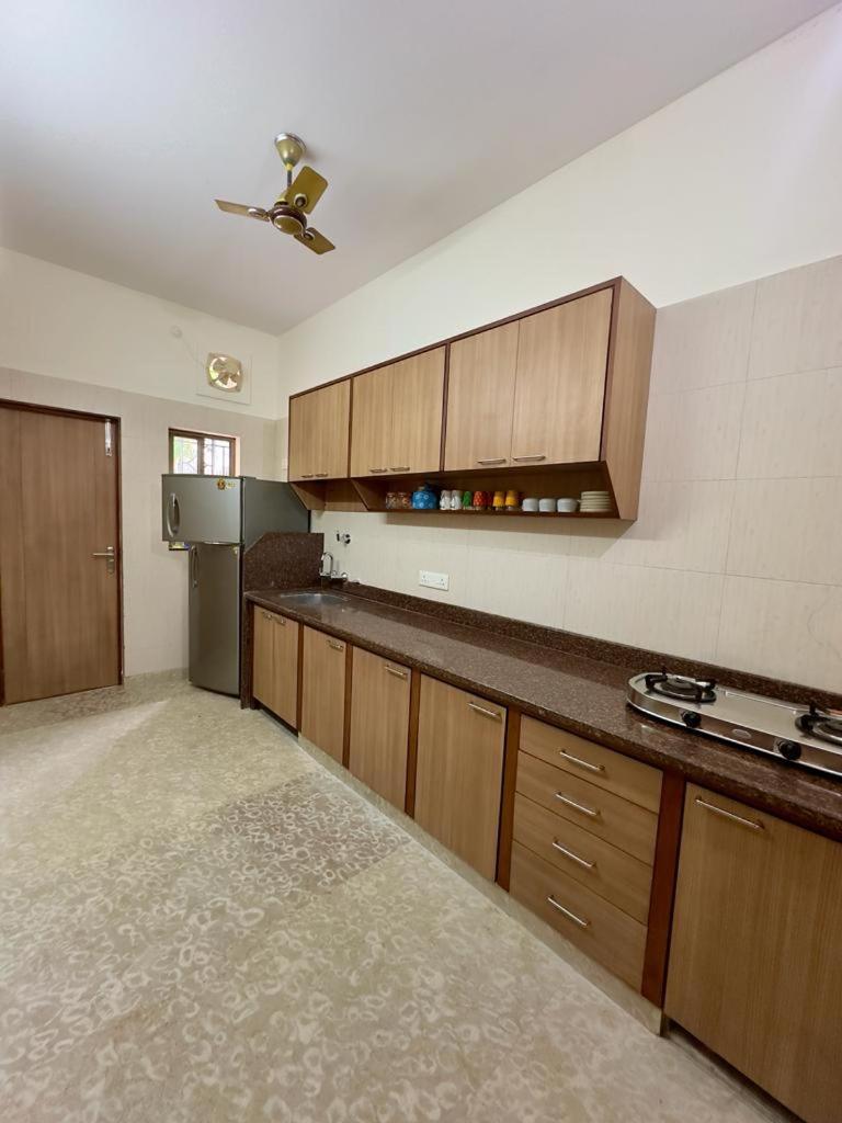 Lavish Living Villa Varanasi Bagian luar foto